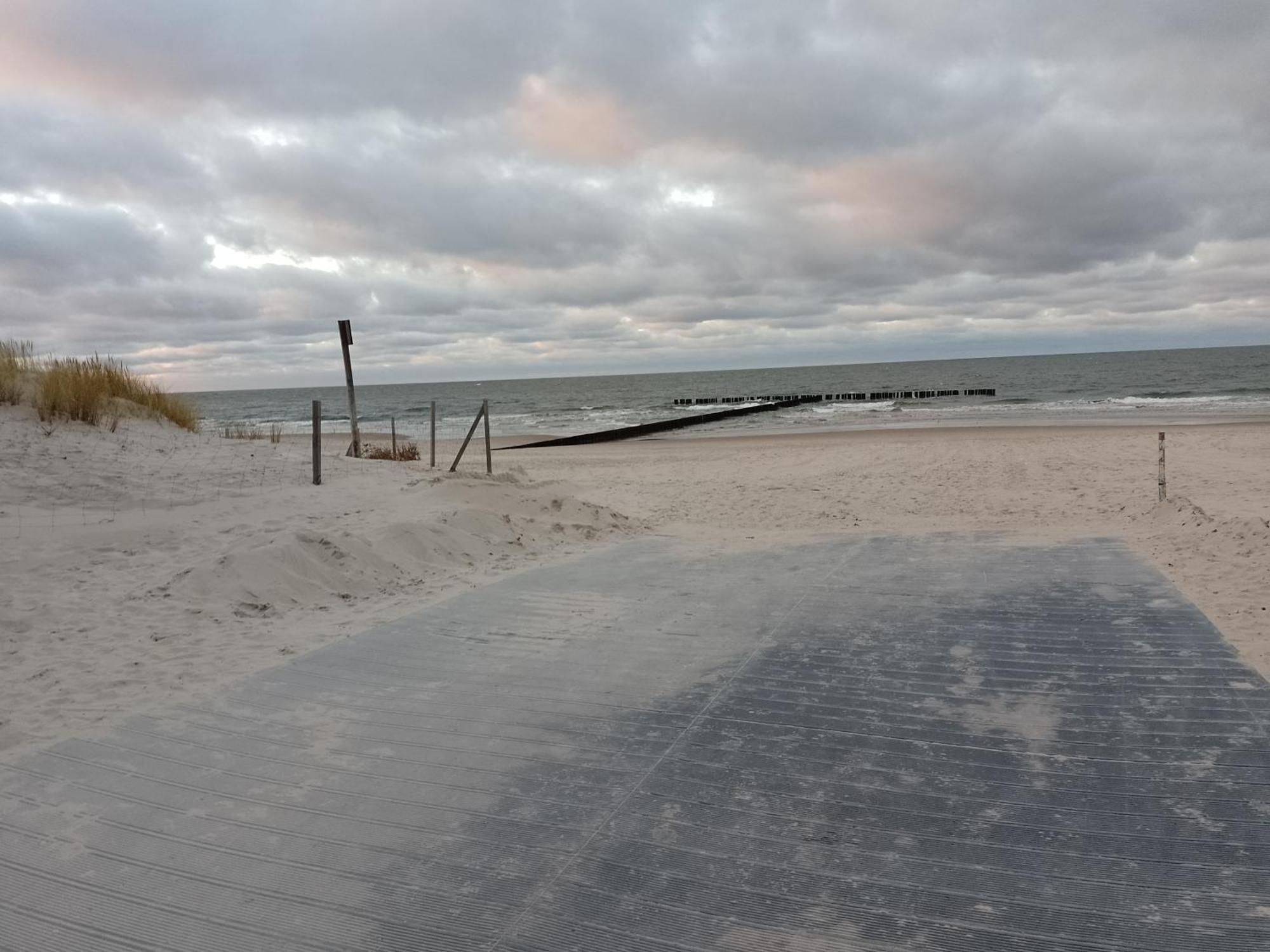 U Bozeny Pokoje Dźwirzyno Exterior foto
